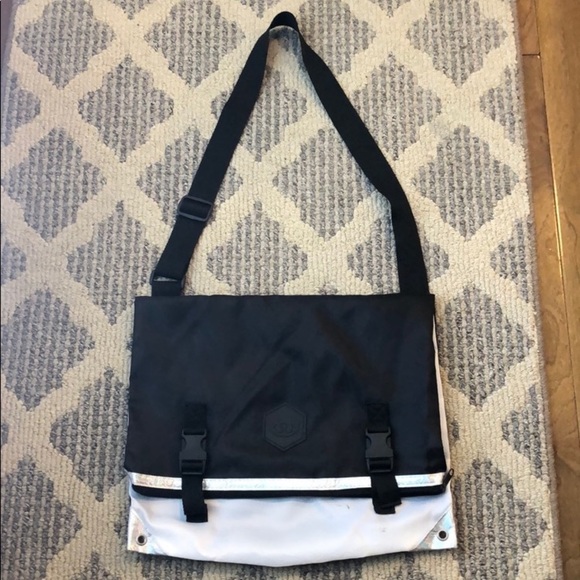 Bundle of 2 Lululemon seawheeze bags (2014/2015) - Picture 10 of 10